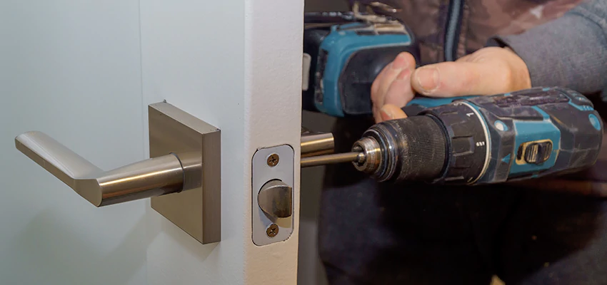 Broken Door Handle Lock Repair in Suisun City, California